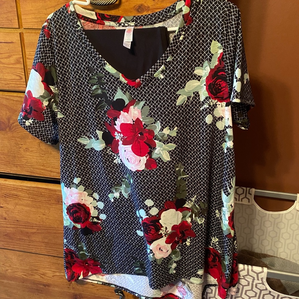 Xl classic shirt and tc leggings only worn 2 times